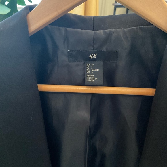 H&M Size 4 Tuxedo Blazer - Picture 4 of 4